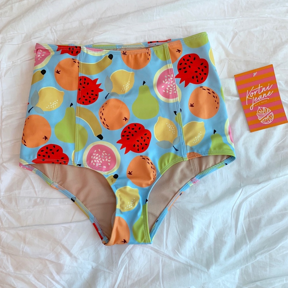 XS NWT Kortni Jeane fruit salad bottoms